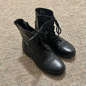 Steve Madden Leather zipper with shoe lace booties